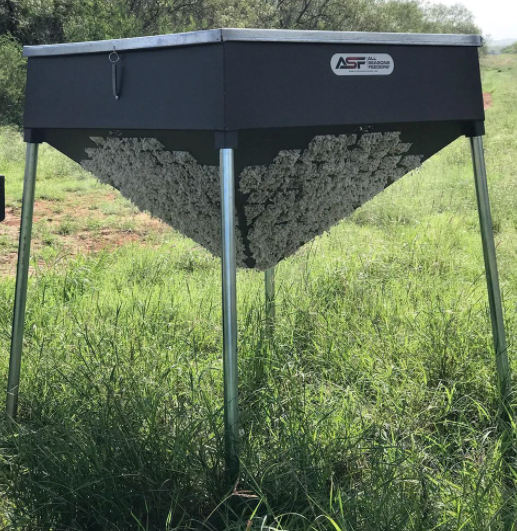 All Seasons 1,000 lb. Cottonseed Feeder All Seasons 1,000 lb. Cottonseed Feeder